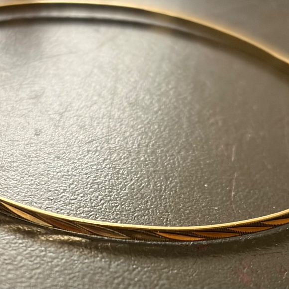 Solid 10k 10kt Yellow Gold Vintage Bangle Bracelet - Picture 2 of 5